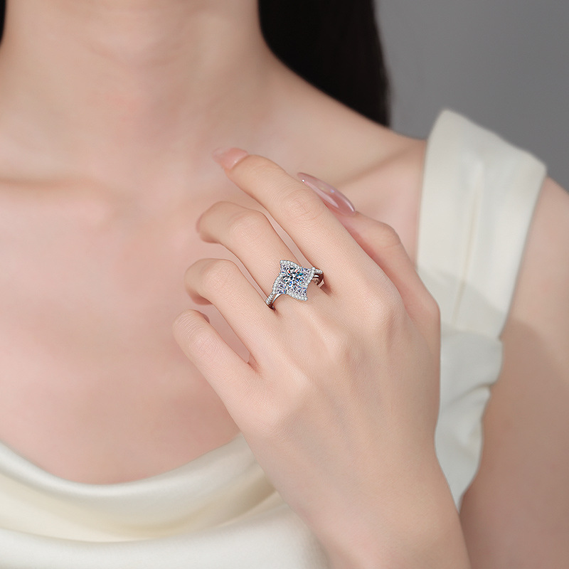 Apaison スパークリング 1カラット Dカラー モアサ - Moissanite Engagement Ring 1 Carat のレビューと価格