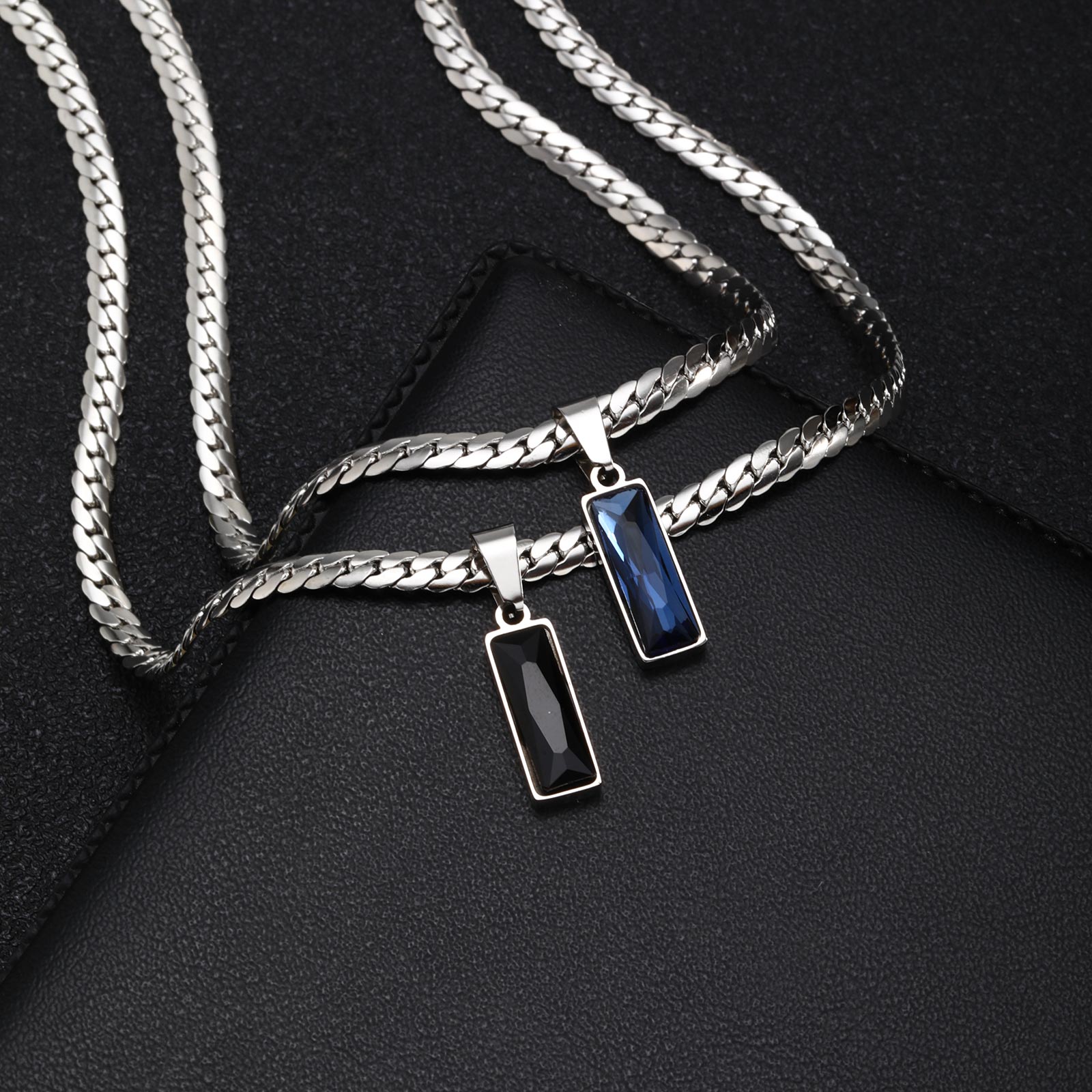 スタイリッシュなメンズ幾何学的なストーンペンダントネックレス - Cuban Link Chain 12Mm のレビューと価格